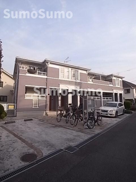 物件外観写真1　(外観もきれいです)