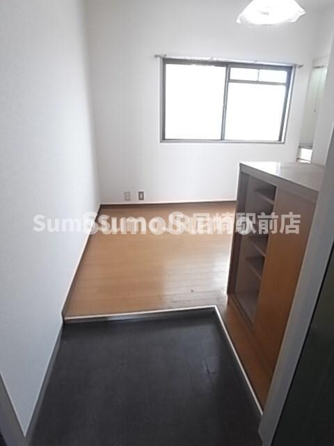 物件内観写真4　(シンプルで使いやすい玄関です)