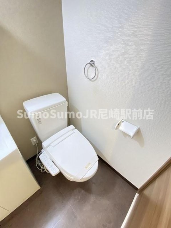 トイレ(シンプルで使いやすいトイレです)