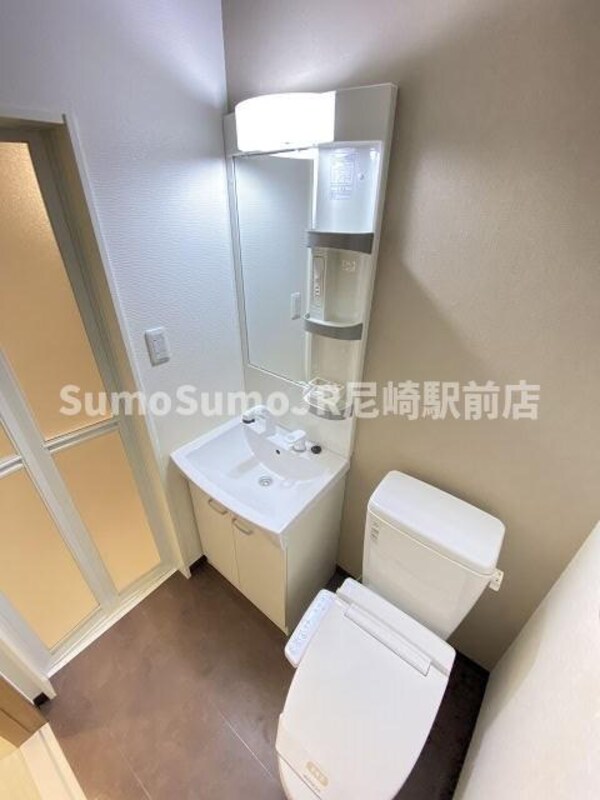 トイレ(コンパクトで使いやすいトイレです)