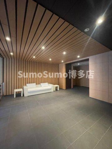 物件外観写真2　(建物の内部です)