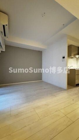 物件内観写真7　(ゆったりとしたリビングです)