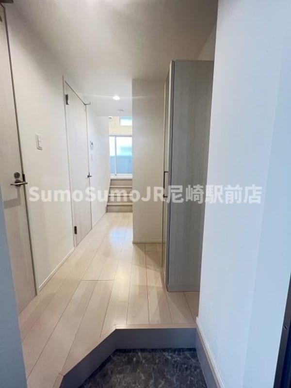 玄関(落ち着いた玄関です)