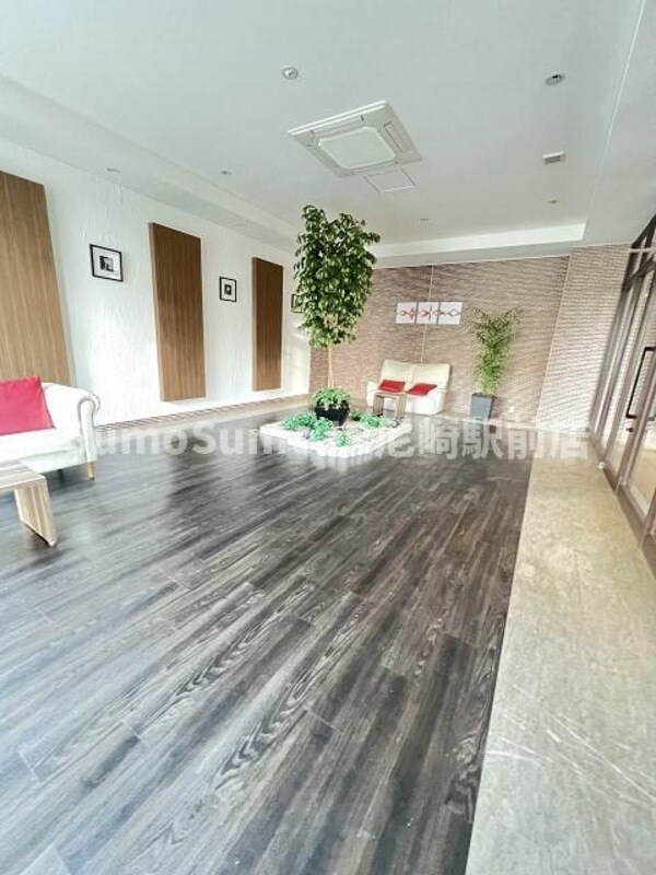 ロビー・ラウンジ(落ち着いたロビーです)