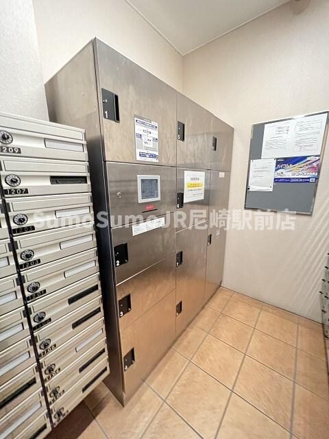 物件内観写真5　(便利な宅配ボックス完備♪)