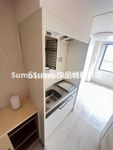 物件内観写真5　(コンパクトなキッチンで掃除もラクラク)