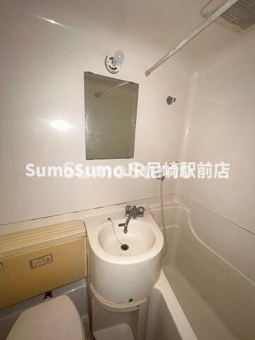 物件内観写真9　(コンパクトで使いやすい洗面所)