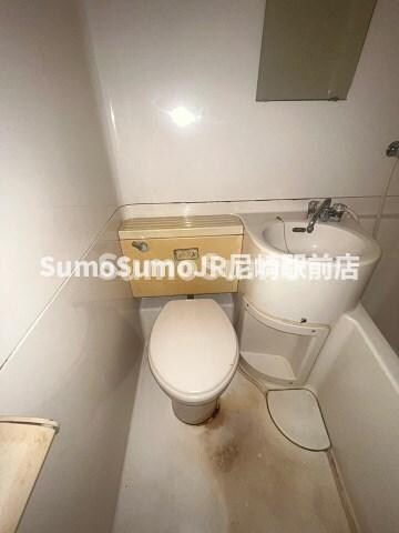 物件内観写真10　(コンパクトで使いやすいトイレです)