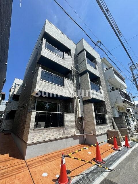 物件外観写真1　(落ち着いた雰囲気の外観です)