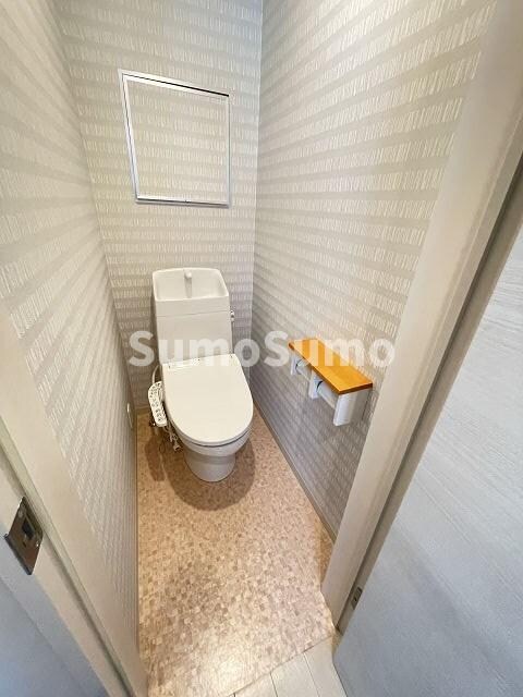 物件内観写真9　(シンプルで使いやすいトイレです)