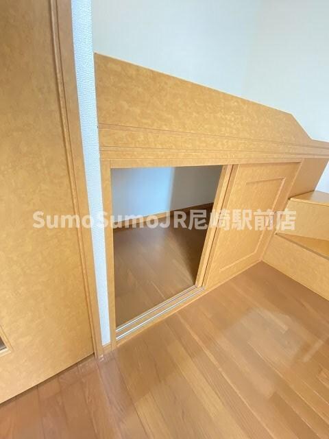 物件内観写真25　(便利な収納スペースです)