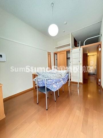 物件内観写真5　(使いやすい居間です)