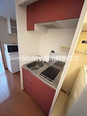 物件内観写真6　(コンパクトなキッチンで掃除もラクラク)