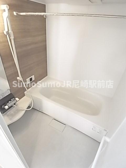 物件内観写真7　(きれいなお風呂です)