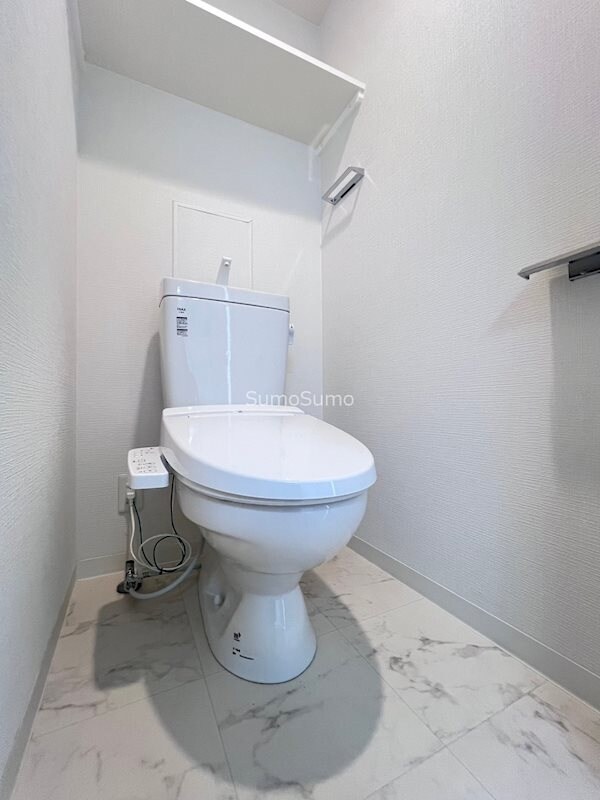 物件内観写真10　(シンプルで使いやすいトイレです)