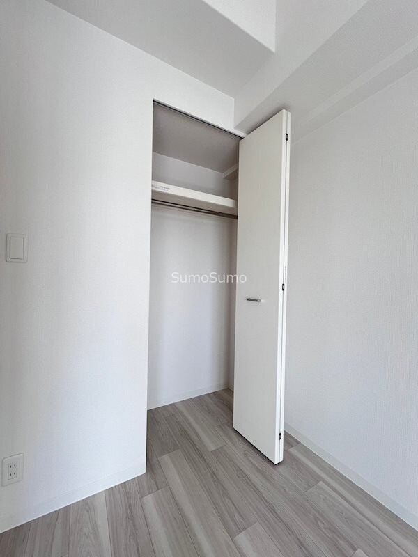 物件内観写真12　(収納豊富です)