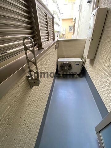 物件内観写真11　(外からの目が気にならないバルコニーで洗濯物が干せます)