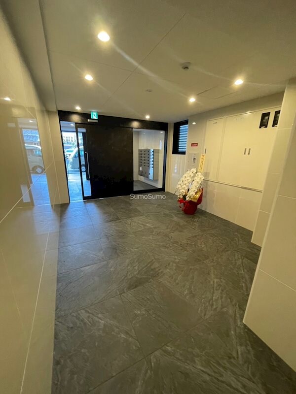 物件外観写真3　(建物の内部です)