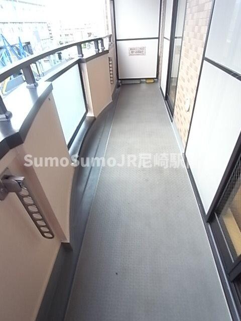 物件内観写真7　(落ち着いた時間を過ごせるバルコニーです)