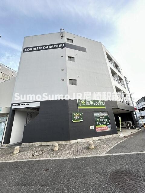 物件外観写真1　(落ち着いた雰囲気の外観です)