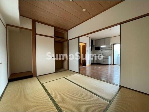 物件内観写真13　(和室ならではの温かな和の空間で寛ぎの時間を過ごせます)