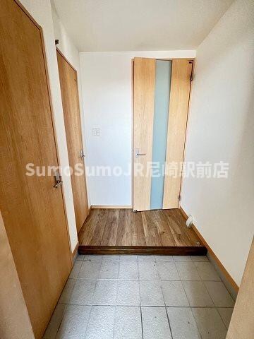 物件内観写真3　(落ち着いた玄関です)