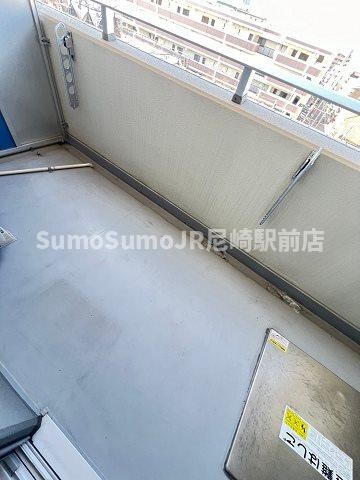 物件内観写真8　(バルコニーからの眺めを楽しみながら食事をしませんか)