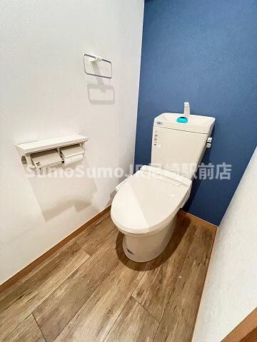 物件内観写真9　(ゆったりとした空間のトイレです)