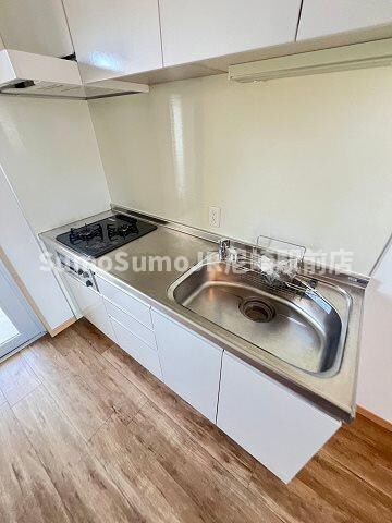 物件内観写真15　(コンパクトなキッチンで掃除もラクラク)