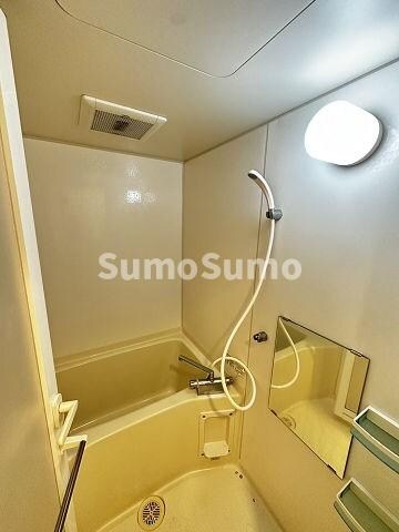 物件内観写真9　(コンパクトで使いやすいお風呂です)