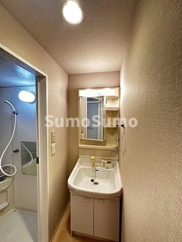 物件内観写真12　(忙しい朝には欠かせない洗面所です)