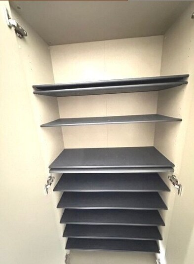 物件内観写真4　(収納もある玄関です)