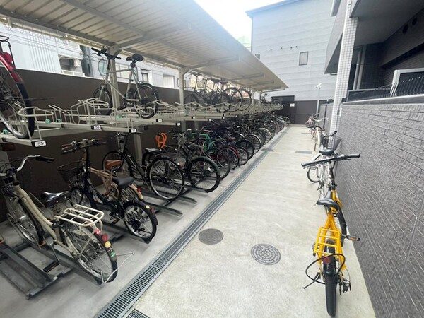 駐車場(駐車場があるので、車を買う予定の方も安心です)