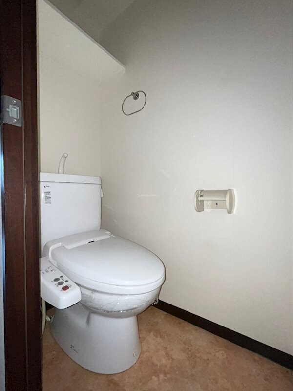 物件内観写真12　(シンプルで使いやすいトイレです)