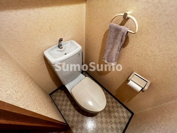 トイレ(コンパクトで使いやすいトイレです)