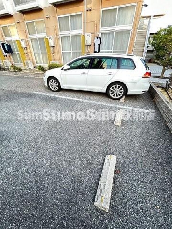 駐車場(駐車場があるので、車を買う予定の方も安心です)