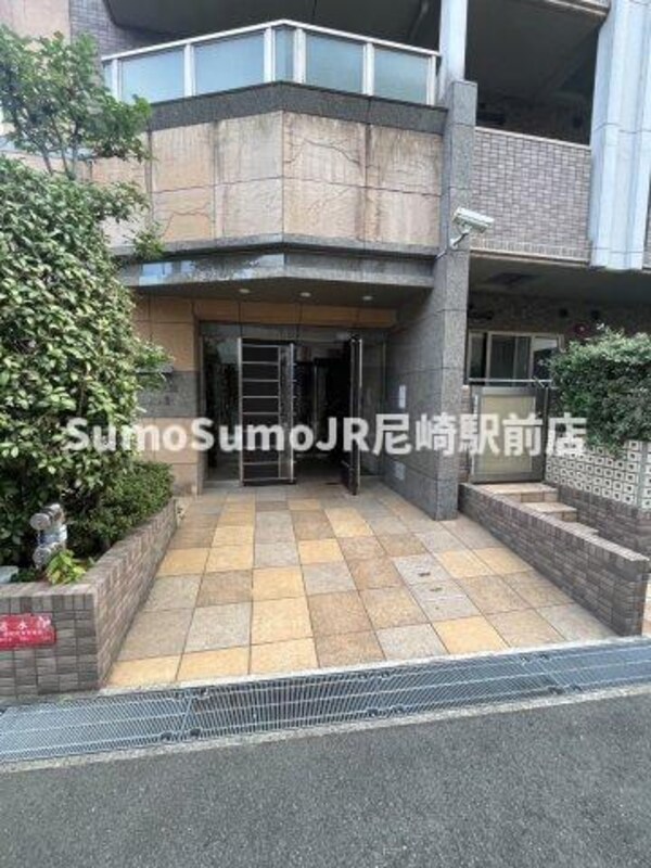 エントランス(建物の内部です)