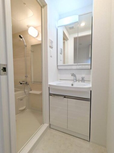 物件内観写真11　(脱衣スペースもあります)