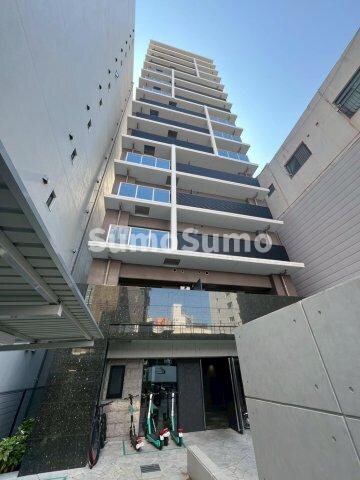 物件外観写真1　(外観は落ち着いています)