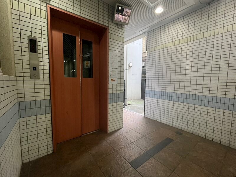 物件外観写真3　(ロビーです)