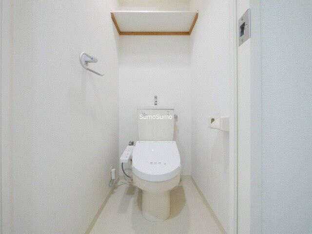 物件内観写真10　(コンパクトで使いやすいトイレです)