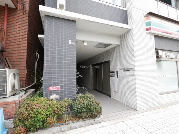 エントランス(建物の内部です)