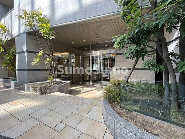 エントランス(ゆとりのあるエントランスです)