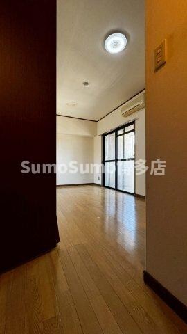 物件内観写真3　(きれいな玄関です)