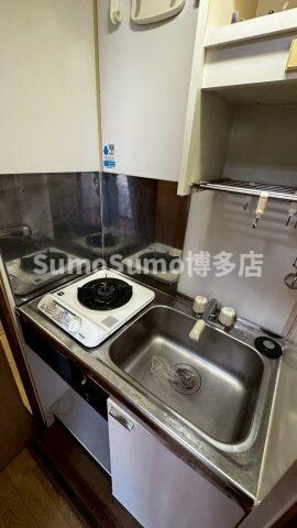 物件内観写真18　(コンパクトなキッチンで掃除もラクラク)