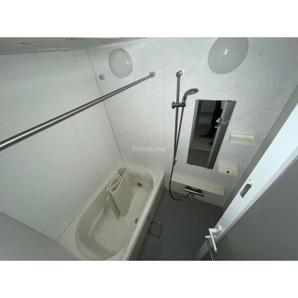 物件内観写真8　(日々の疲れを癒すお風呂付です)