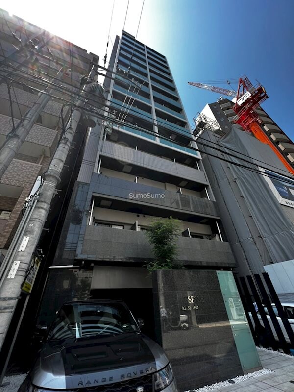 物件外観写真1　(外観は落ち着いています)