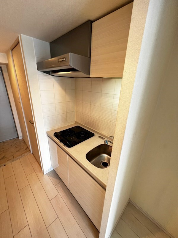 物件内観写真6　(コンパクトなキッチンで掃除もラクラク)