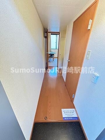 物件内観写真4　(シンプルで使いやすい玄関です)