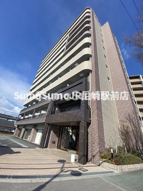 物件外観写真1　(外観もきれいです)